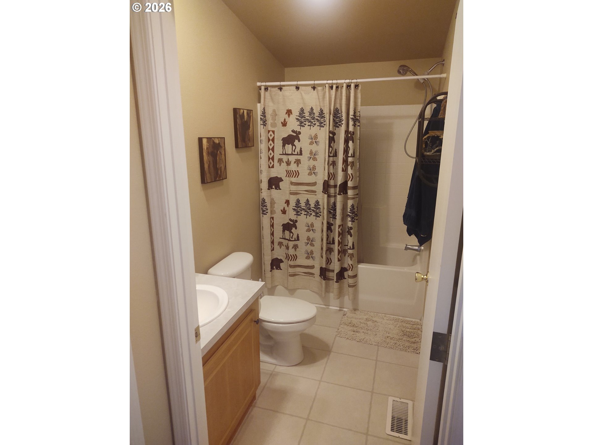 271 South Fairway Road, Unit B Tygh Valley, OR 97063 - Photo 9 of 31 a bathroom with a shower and a toilet