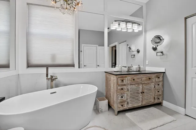 $7,000 | 11 Lake Eden Drive, Boynton Beach, FL 33435