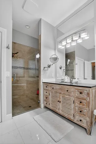 $7,000 | 11 Lake Eden Drive, Boynton Beach, FL 33435