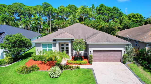 $7,000 | 11 Lake Eden Drive, Boynton Beach, FL 33435