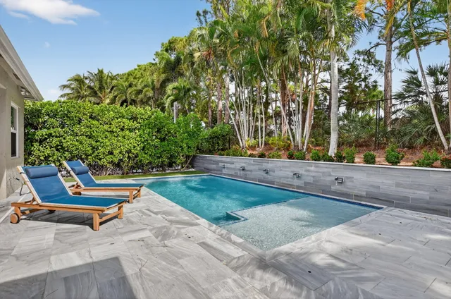 $7,000 | 11 Lake Eden Drive, Boynton Beach, FL 33435