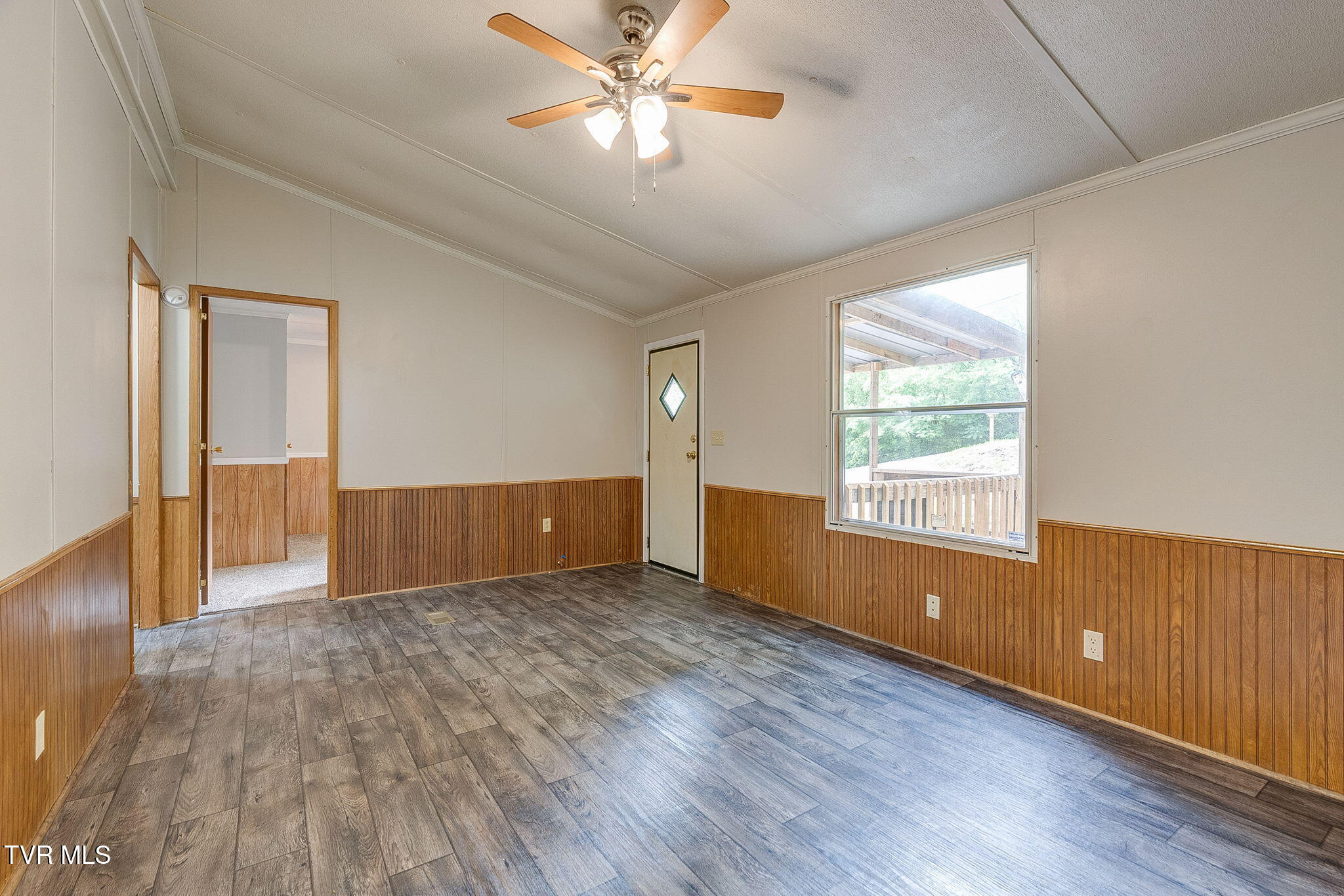 229 Alpine Loop Mosheim, TN 37818 - Photo 8 of 38 006
