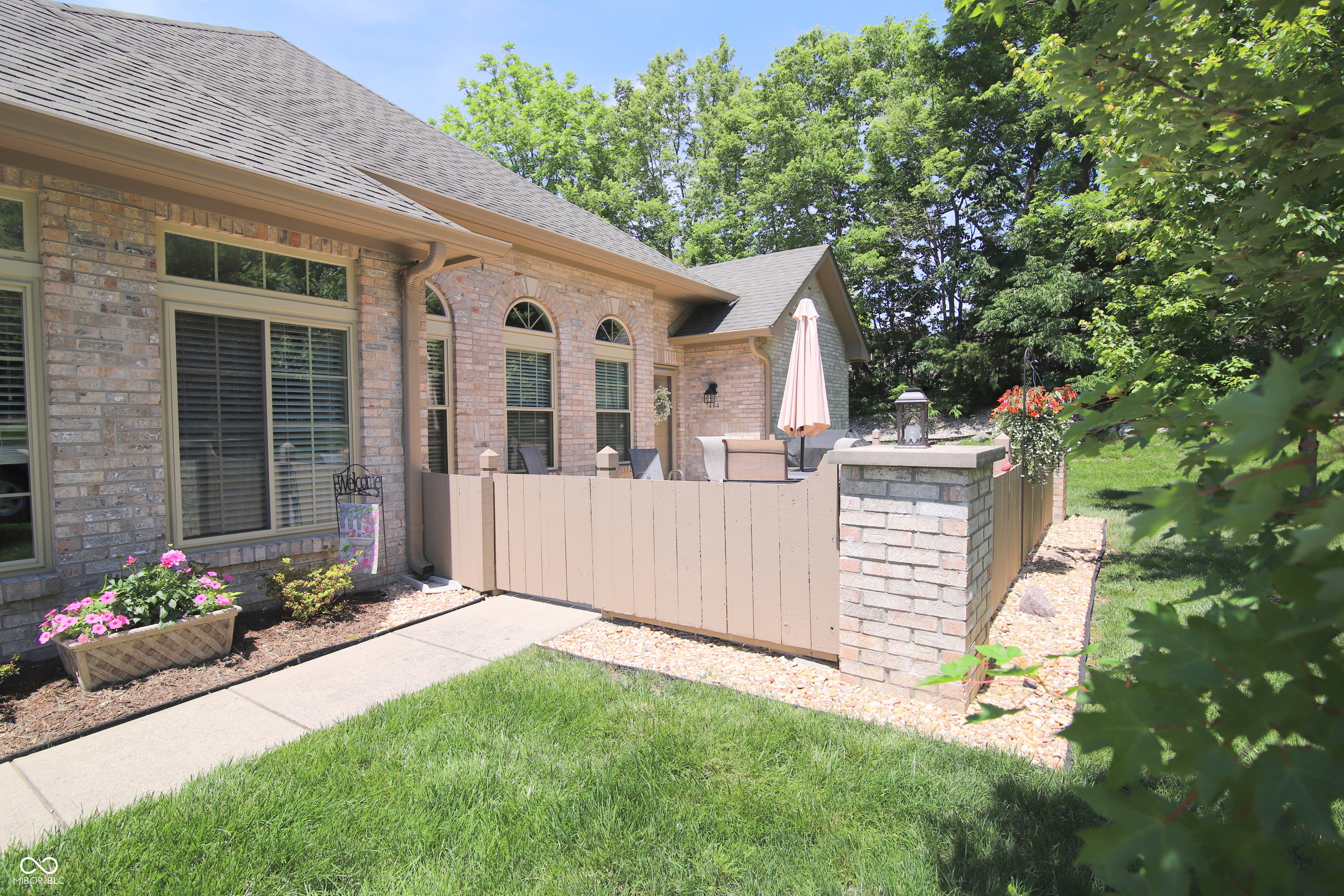7484 Courtyard Way Fishers, IN 46038 - Photo 5 of 55