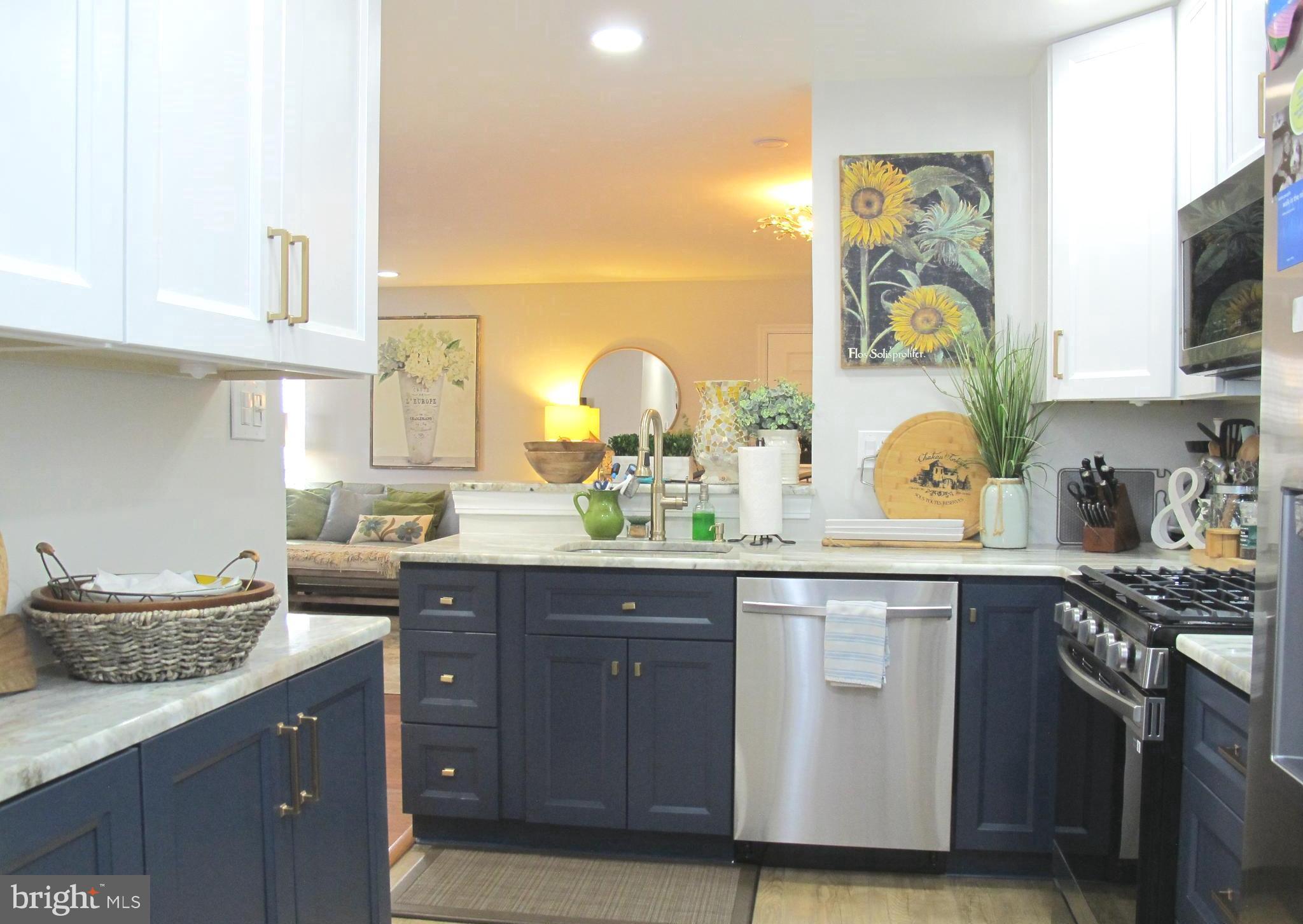 91 Center Lane Mount Laurel, NJ 08054 - Photo 14 of 27 Open View to DR & LR