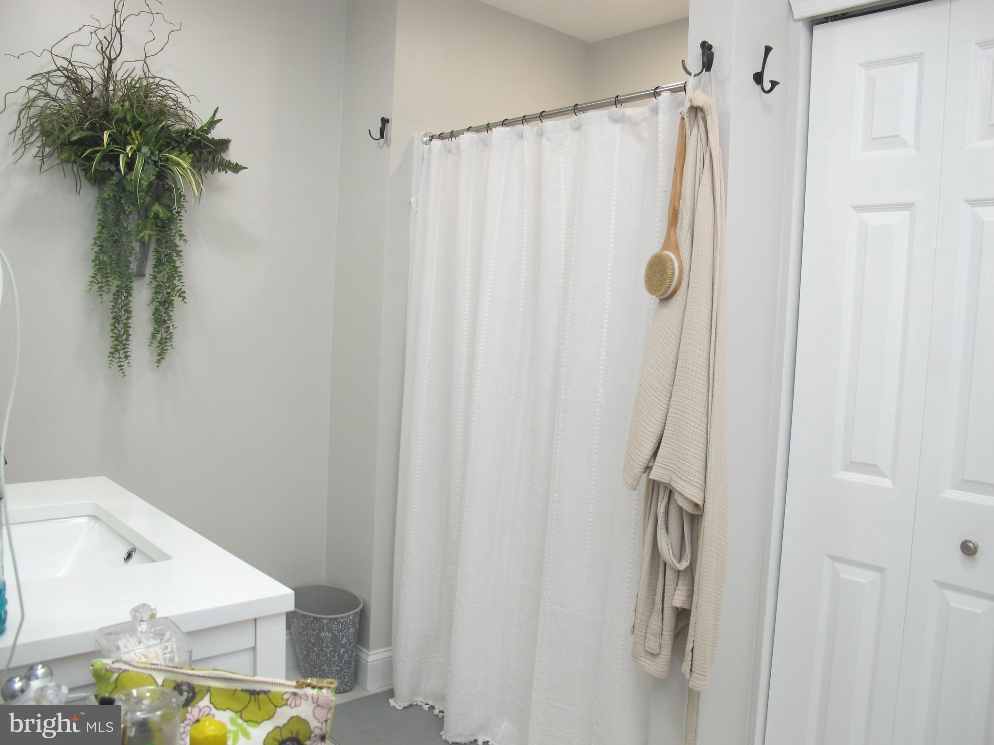 91 Center Lane Mount Laurel, NJ 08054 - Photo 20 of 27 NEW Shower Enclosure