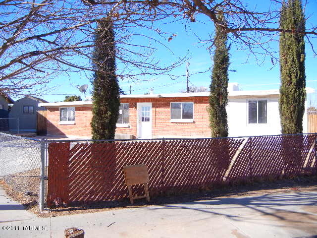655 East Post Road Benson, AZ 85602 - Photo 2 of 22