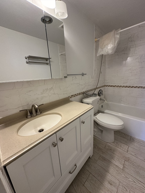 22 Chestnut Place, Unit 306 Brookline, MA 02445 - Photo 11 of 20