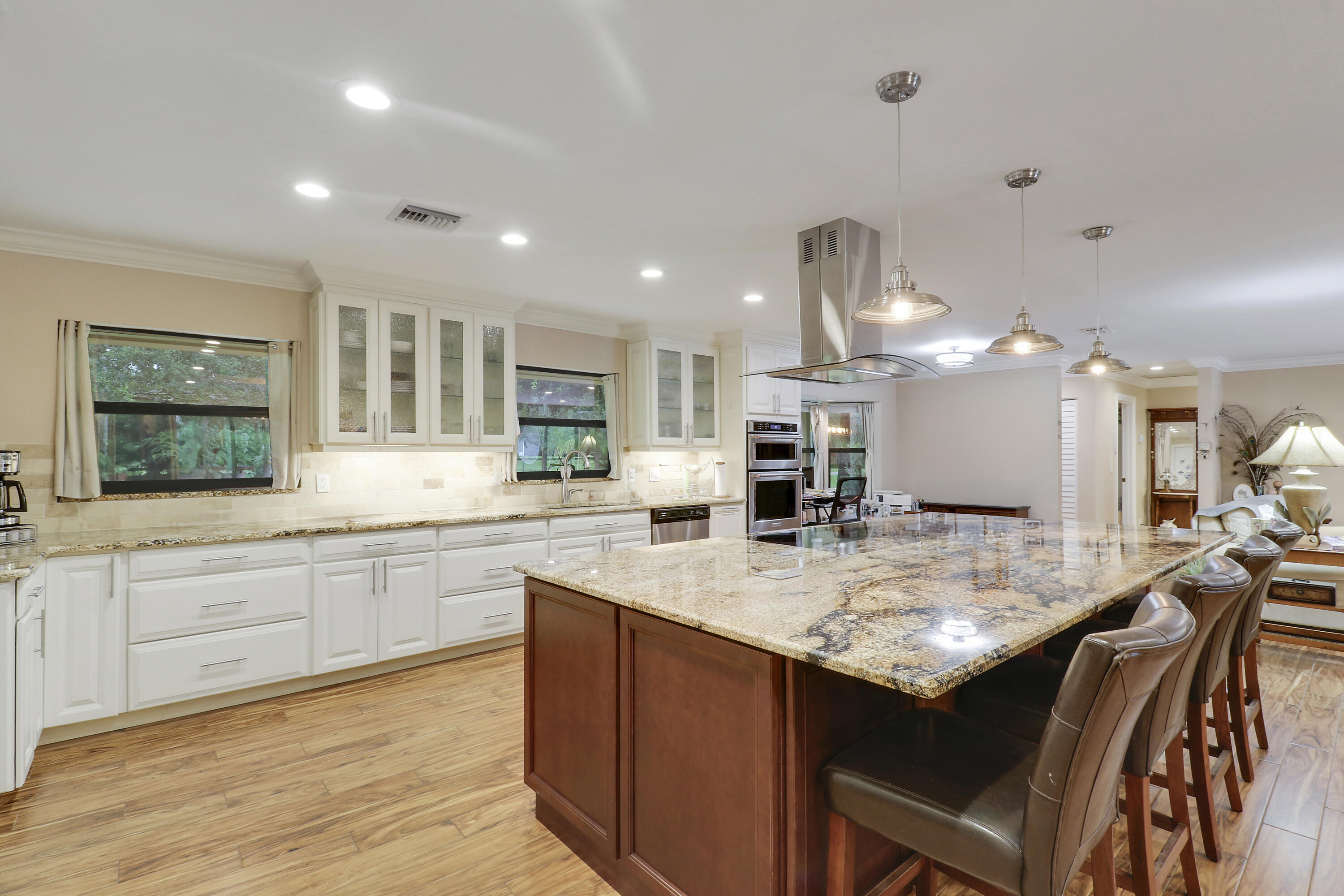 12818 Old Indiantown Road Jupiter, FL 33478 - Photo 11 of 60 Declutter2-13