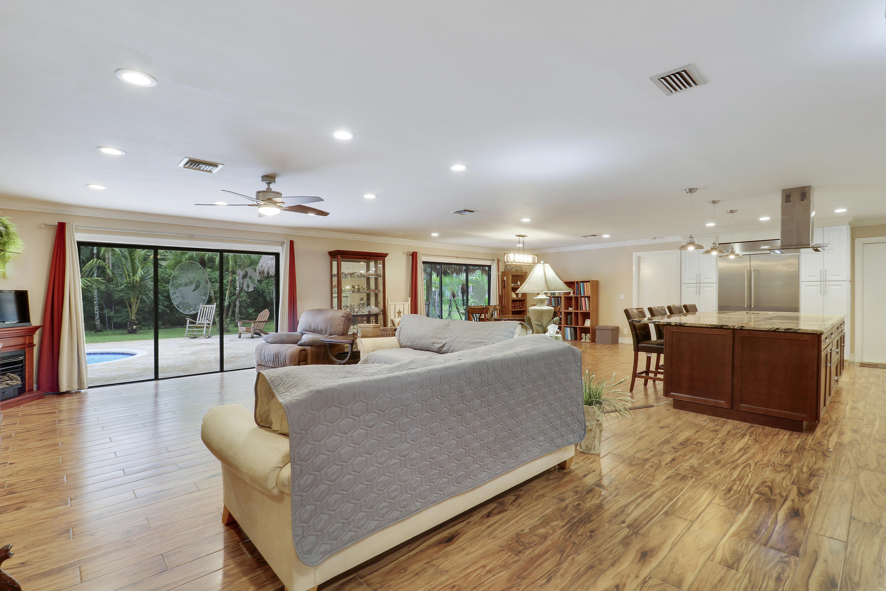 12818 Old Indiantown Road Jupiter, FL 33478 - Photo 18 of 60 Declutter2-1