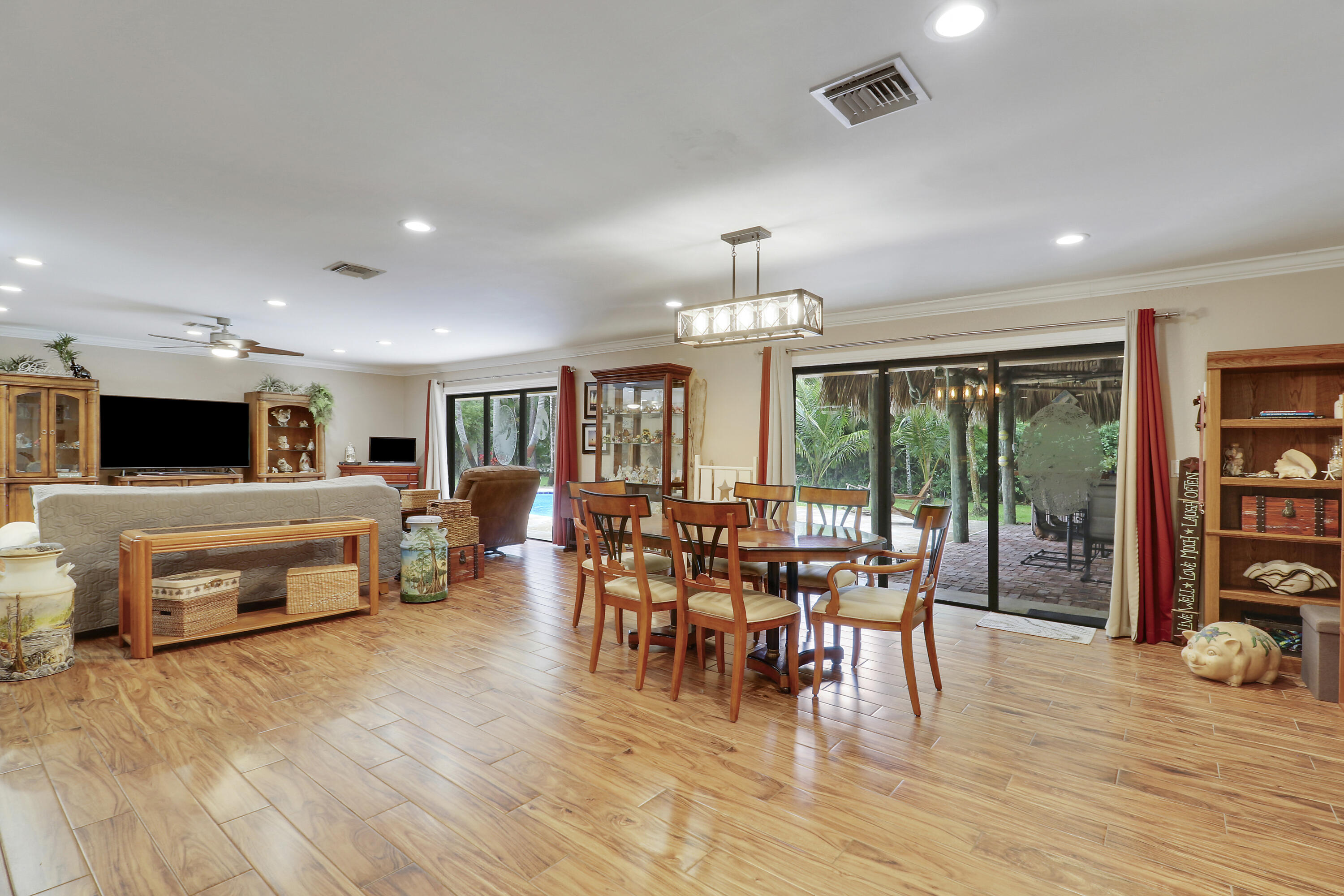 12818 Old Indiantown Road Jupiter, FL 33478 - Photo 22 of 60 Declutter2-15