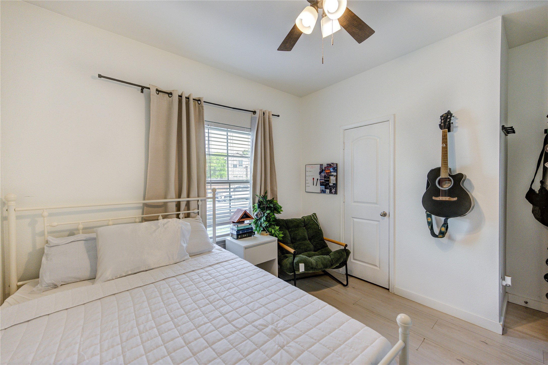 2306 Rainier Mist Road Spring, TX 77373 - Photo 21 of 28 Guest bedroom