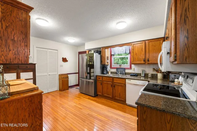 $625,000 | 7820 Jefferson Oaks Drive, Knoxville, TN 37938