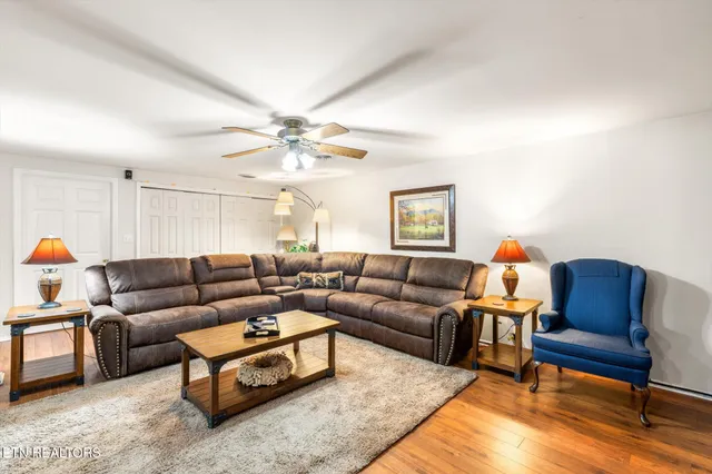 $625,000 | 7820 Jefferson Oaks Drive, Knoxville, TN 37938