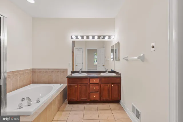 $769,000 | 102 Burnet Crescent, Robbinsville, NJ 08691