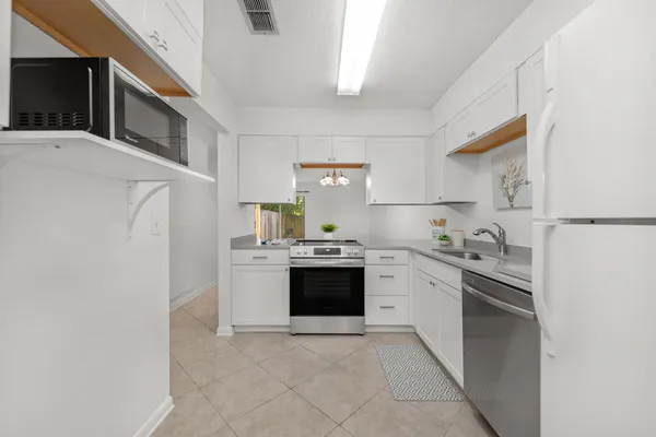 $1,995 | 337 Woodham Court, Fort Walton Beach, FL 32547