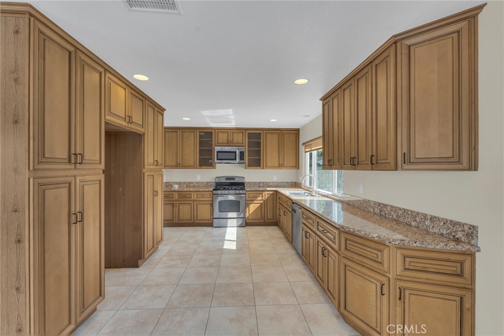 1067 Adel Avenue Walnut, CA 91789 - Photo 13 of 35