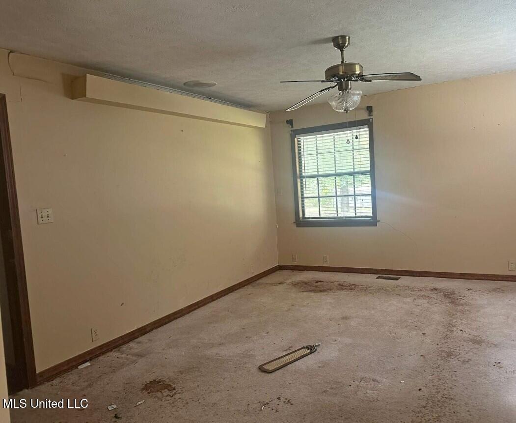 147 12 Oaks Trace Canton, MS 39046 - Photo 6 of 9 4