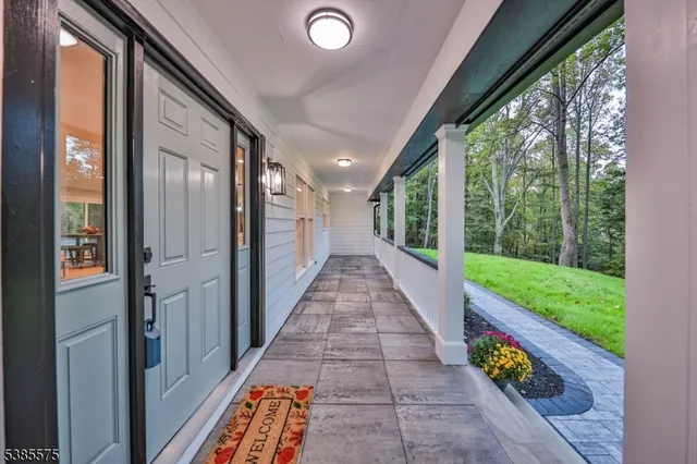 a view of an entryway