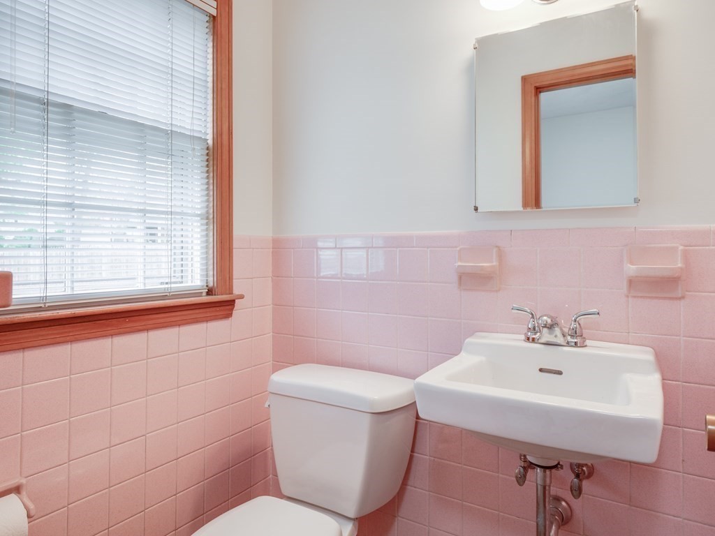 40 Windsor Road Stoneham, MA 02180 - Photo 21 of 27 Gallery Image 21