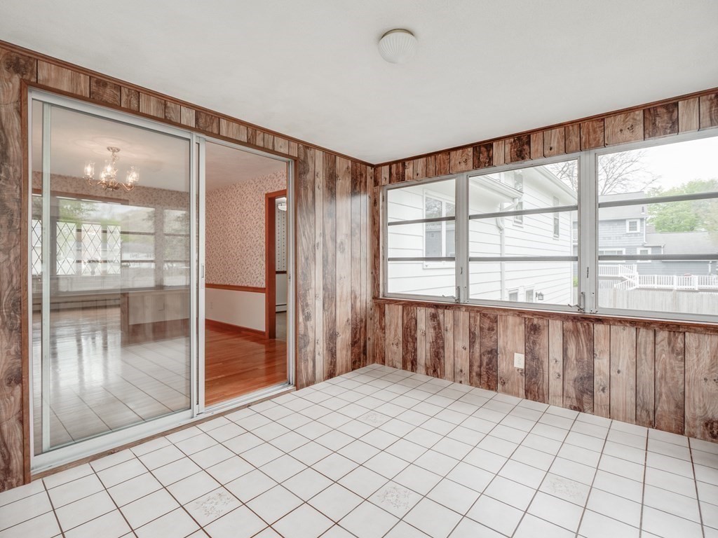 40 Windsor Road Stoneham, MA 02180 - Photo 8 of 27 Gallery Image 8