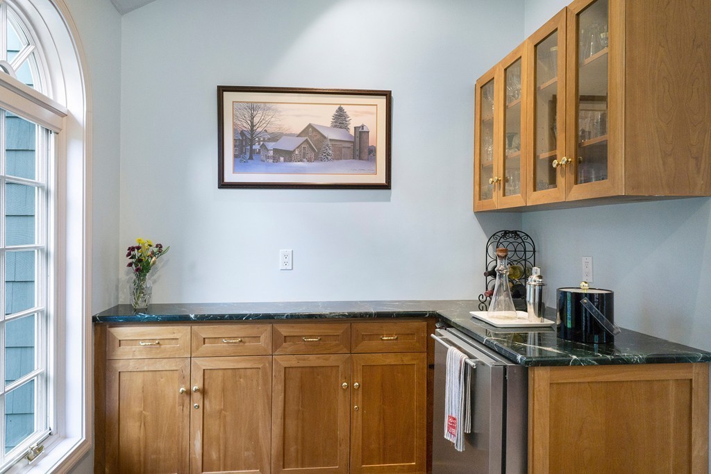 27 Ames Road Sudbury, MA 01776 - Photo 6 of 30 Gallery Image 6