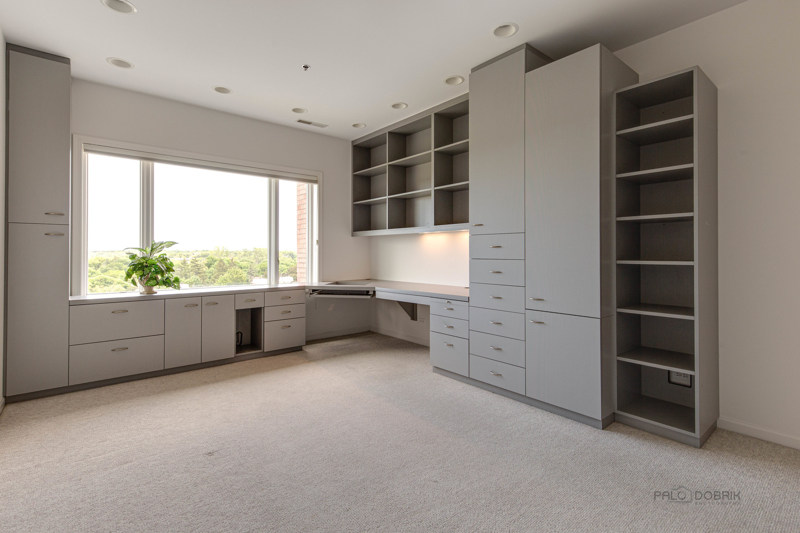 211 Rivershire Lane, Unit 602 Lincolnshire, IL 60069 - Photo 22 of 38 a view of an empty room with a window