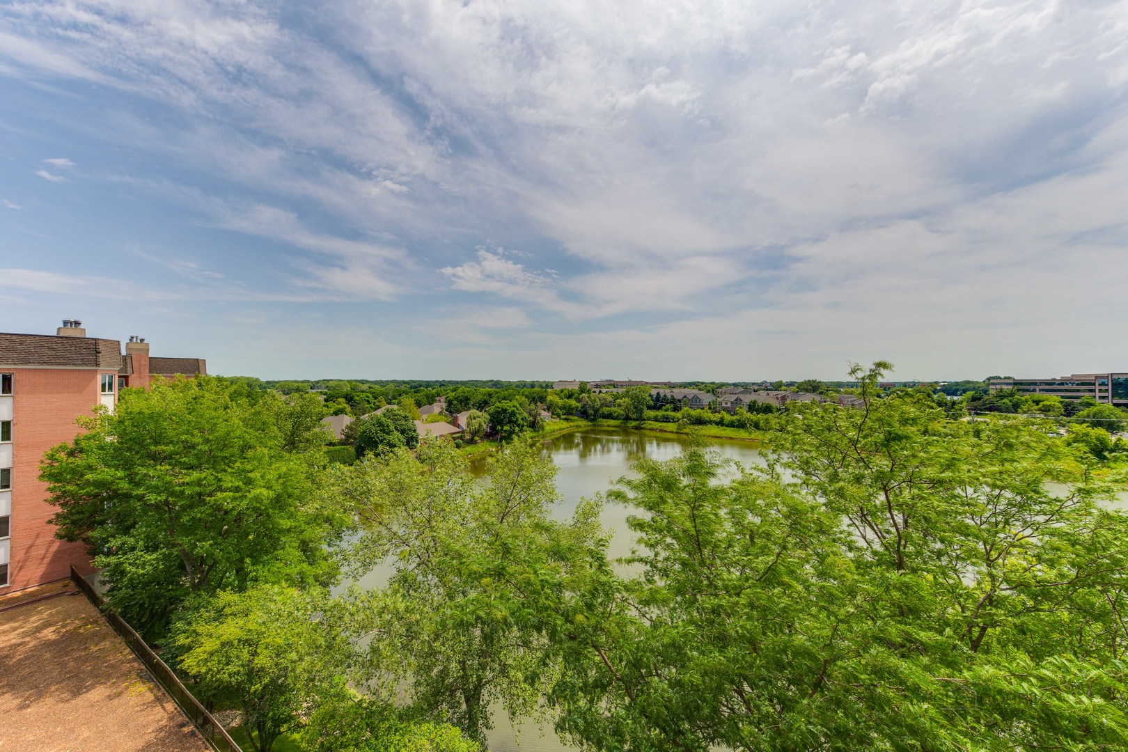 211 Rivershire Lane, Unit 602 Lincolnshire, IL 60069 - Photo 9 of 38 a view of swimming pool and mountain view
