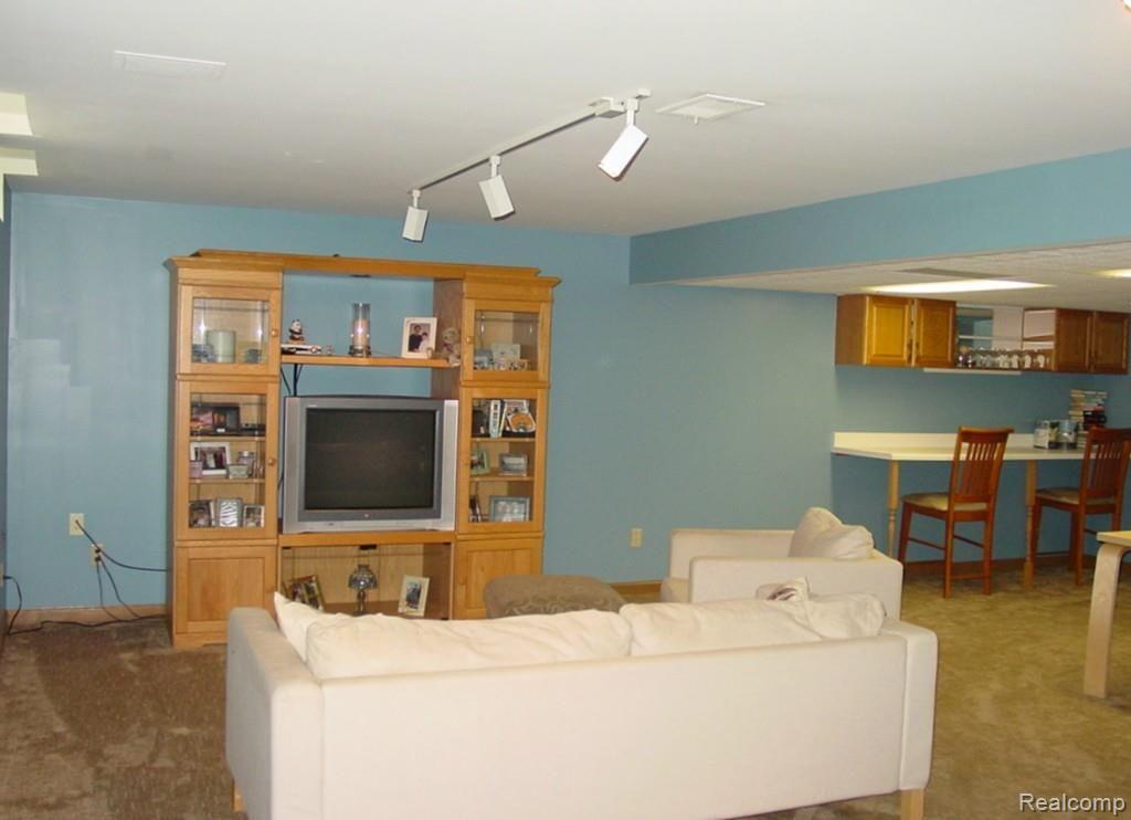 360 Huntington Court Rochester, MI 48307 - Photo 5 of 9 Finished basement 2.jpg