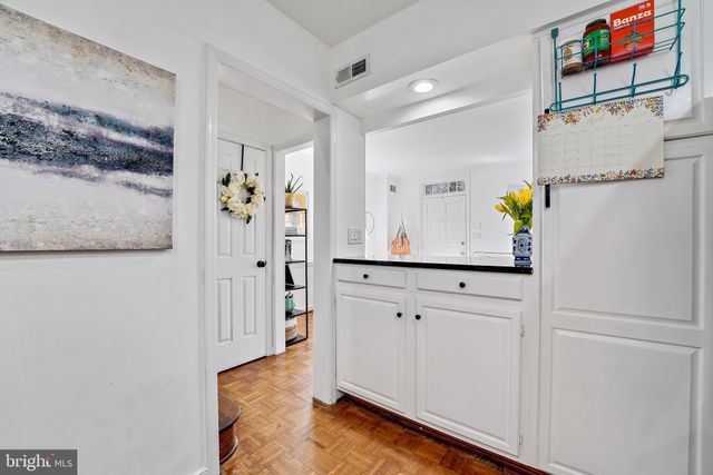 $575,000 | 665 South Columbus Street, Alexandria, VA 22314