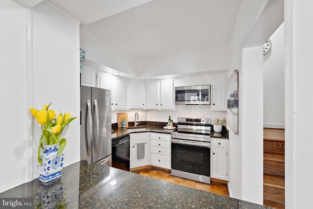 $575,000 | 665 South Columbus Street, Alexandria, VA 22314