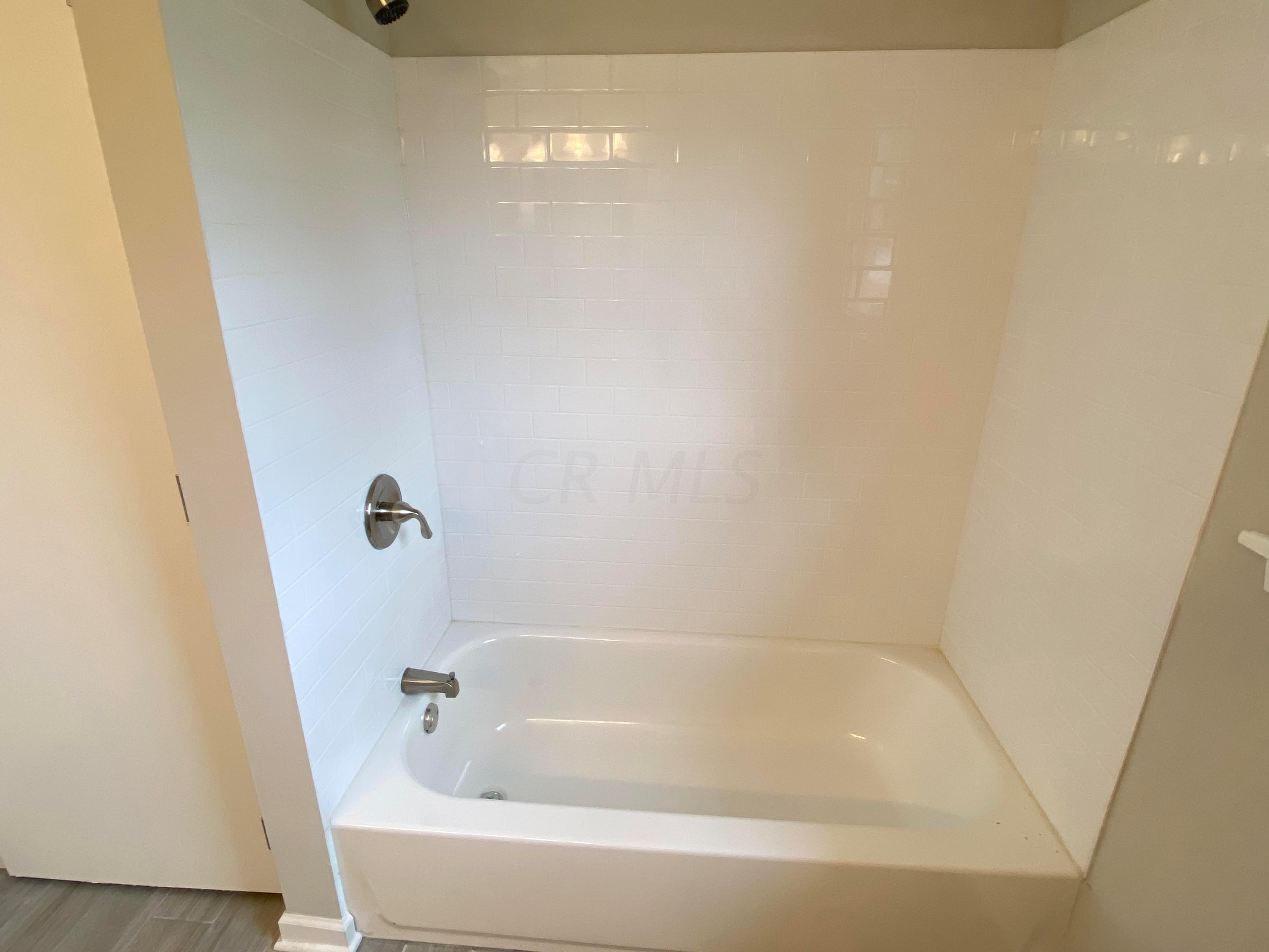 180 Topsfield Road Columbus, OH 43228 - Photo 16 of 32 Gallery Image 16
