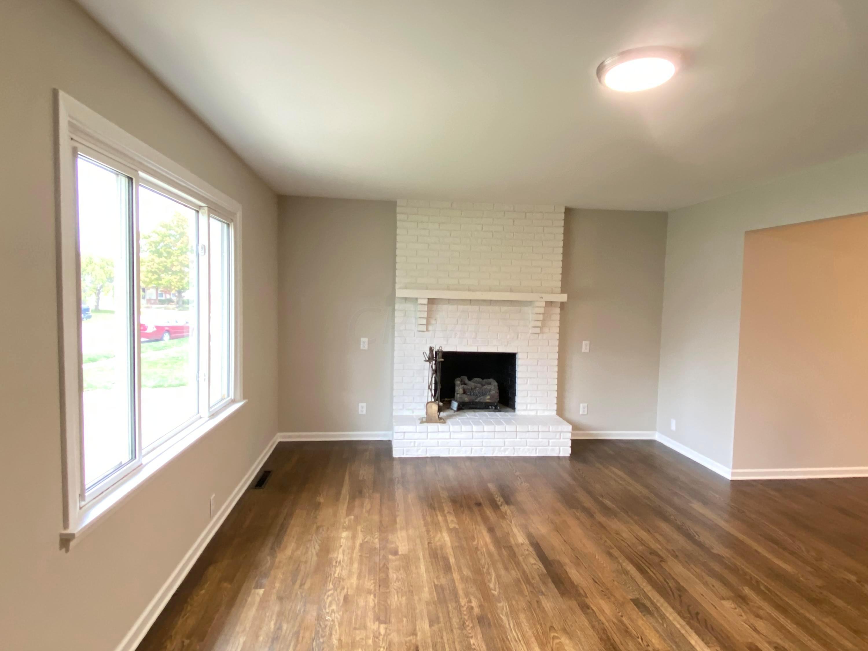 180 Topsfield Road Columbus, OH 43228 - Photo 3 of 32 Gallery Image 3