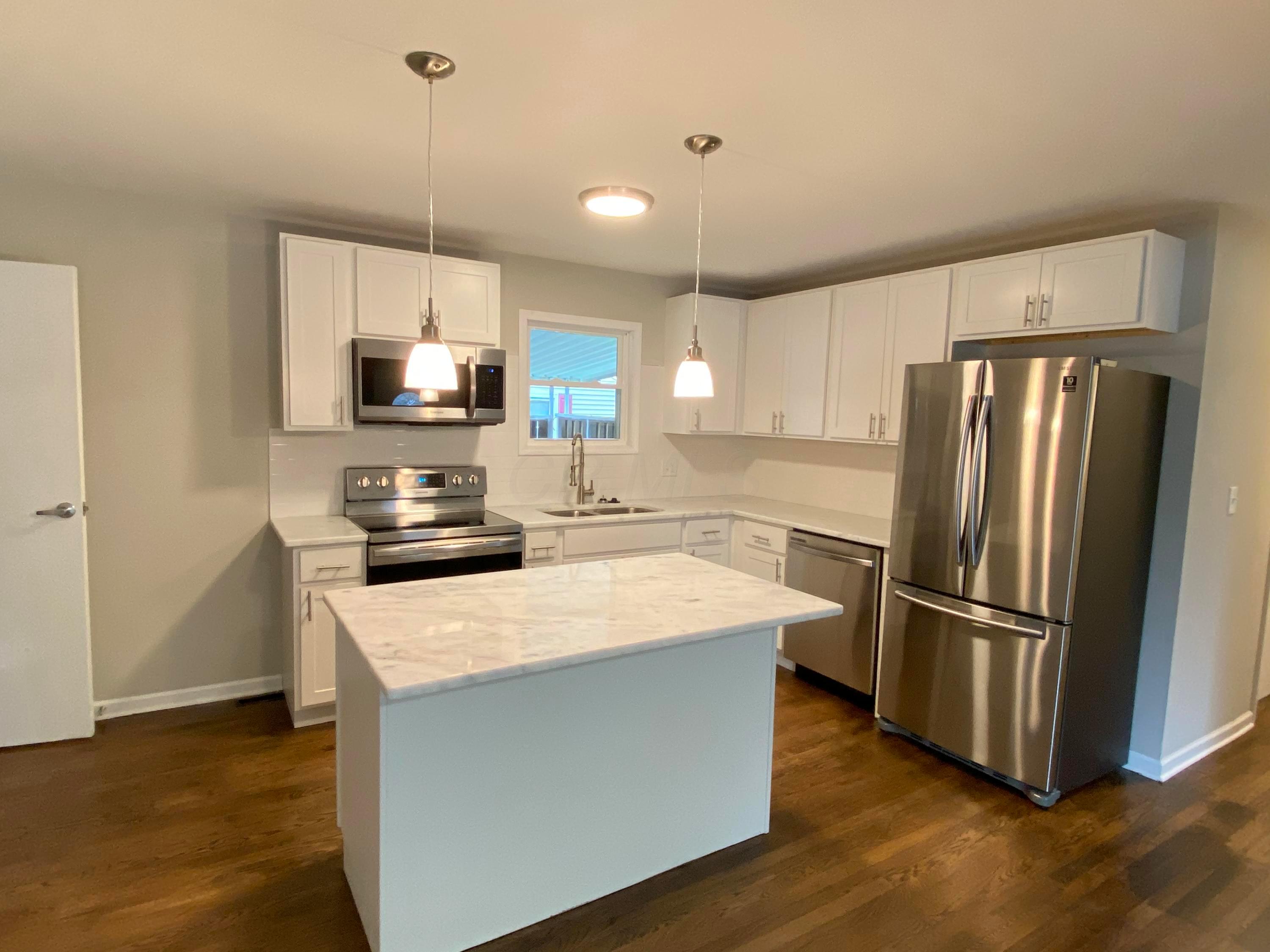 180 Topsfield Road Columbus, OH 43228 - Photo 7 of 32 Gallery Image 7