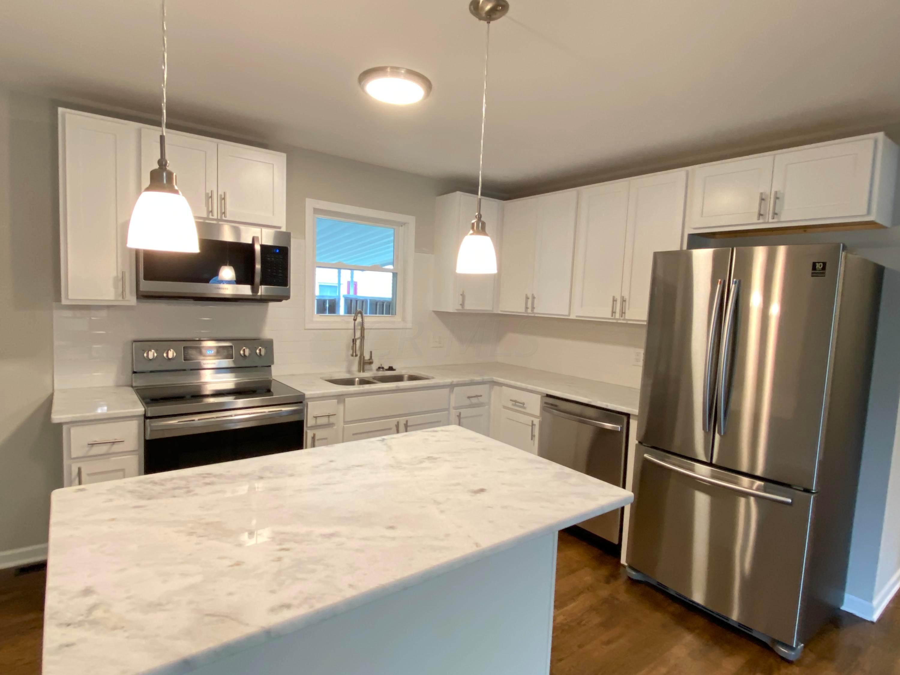 180 Topsfield Road Columbus, OH 43228 - Photo 9 of 32 Gallery Image 9