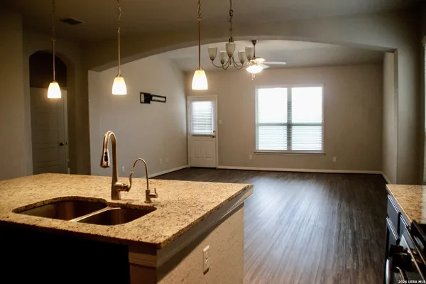 $2,400 | 2019 Sisyphus View, San Antonio, TX 78245