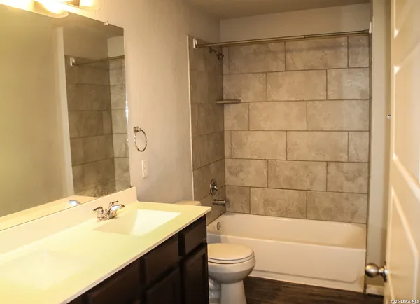 $2,400 | 2019 Sisyphus View, San Antonio, TX 78245