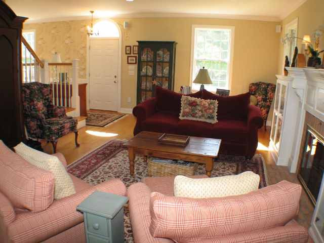 137 Darroch Road Bethlehem, NY 12054 - Photo 3 of 12 Photo 3