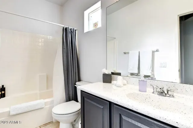 $3,200 | 153 North Greenwood, Mesa, AZ 85207