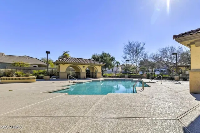 $3,200 | 153 North Greenwood, Mesa, AZ 85207