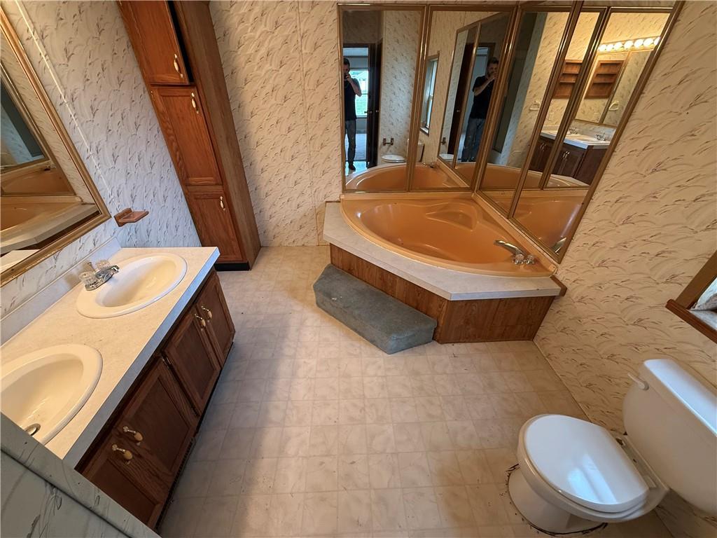 18505 East Truman Road Independence, MO 64057 - Photo 7 of 25