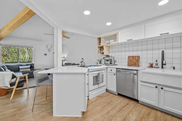 $445,000 | 701 Country Club Drive, Unit E, Fontana, WI 53125