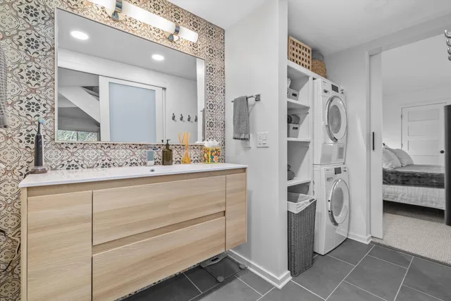 $489,000 | 701 Country Club Drive, Unit E, Fontana, WI 53125