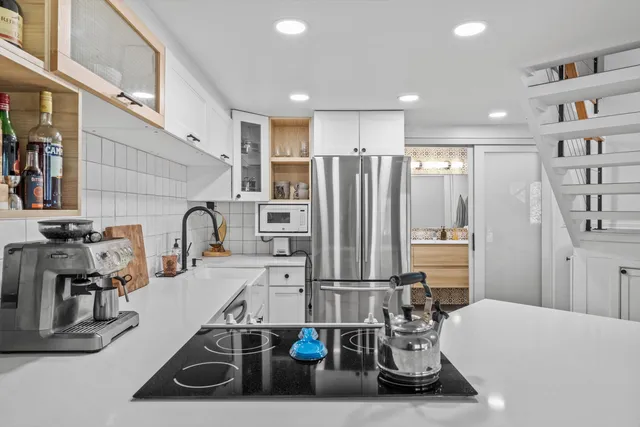 $489,000 | 701 Country Club Drive, Unit E, Fontana, WI 53125