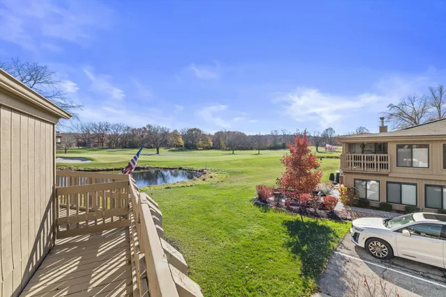 $489,000 | 701 Country Club Drive, Unit E, Fontana, WI 53125