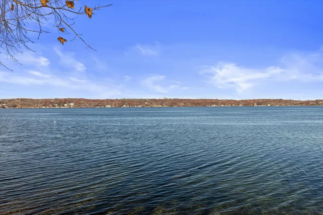 $489,000 | 701 Country Club Drive, Unit E, Fontana, WI 53125