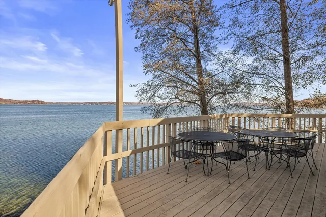 $489,000 | 701 Country Club Drive, Unit E, Fontana, WI 53125