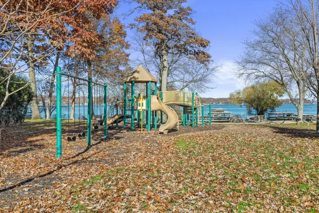 $489,000 | 701 Country Club Drive, Unit E, Fontana, WI 53125