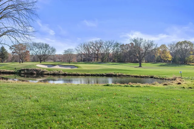 $489,000 | 701 Country Club Drive, Unit E, Fontana, WI 53125