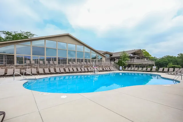 $489,000 | 701 Country Club Drive, Unit E, Fontana, WI 53125