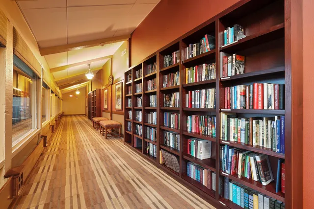 $489,000 | 701 Country Club Drive, Unit E, Fontana, WI 53125